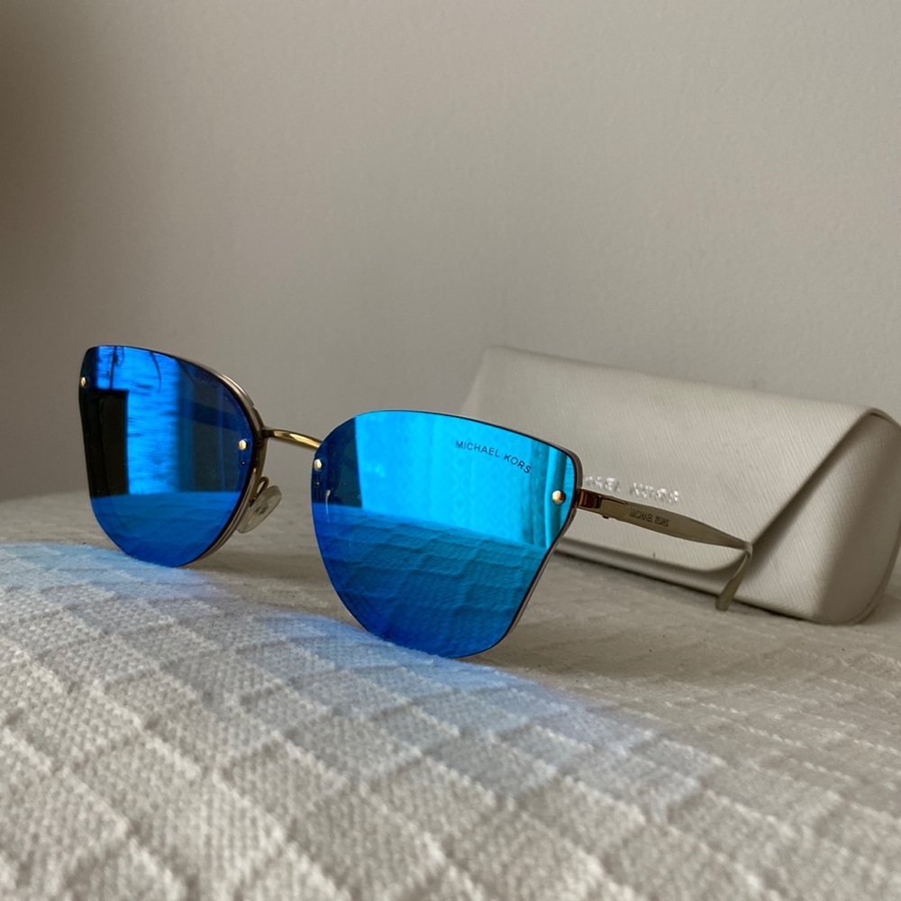 MICHAEL KORS SUNSHADES